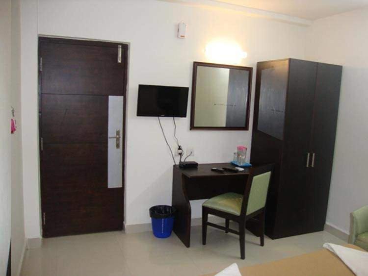 Seaqueen Residency Hotell Chennai Exteriör bild