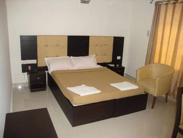 Seaqueen Residency Hotell Chennai Exteriör bild