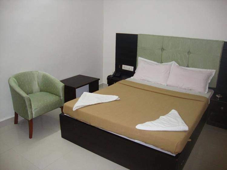 Seaqueen Residency Hotell Chennai Exteriör bild