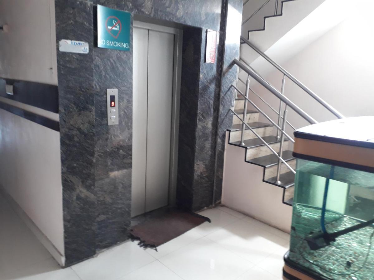 Seaqueen Residency Hotell Chennai Exteriör bild