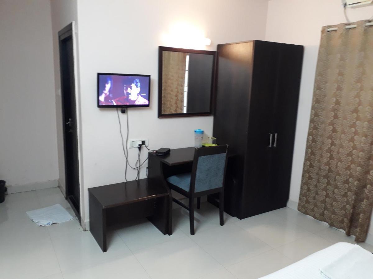 Seaqueen Residency Hotell Chennai Exteriör bild